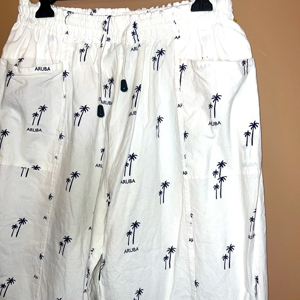 White Diamonds capris - Picture 4 of 7